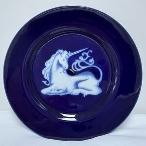 Vintage White UNICORN On Cobalt Blue Glazed Plate TAKAHASHI Japan 7 5/8"